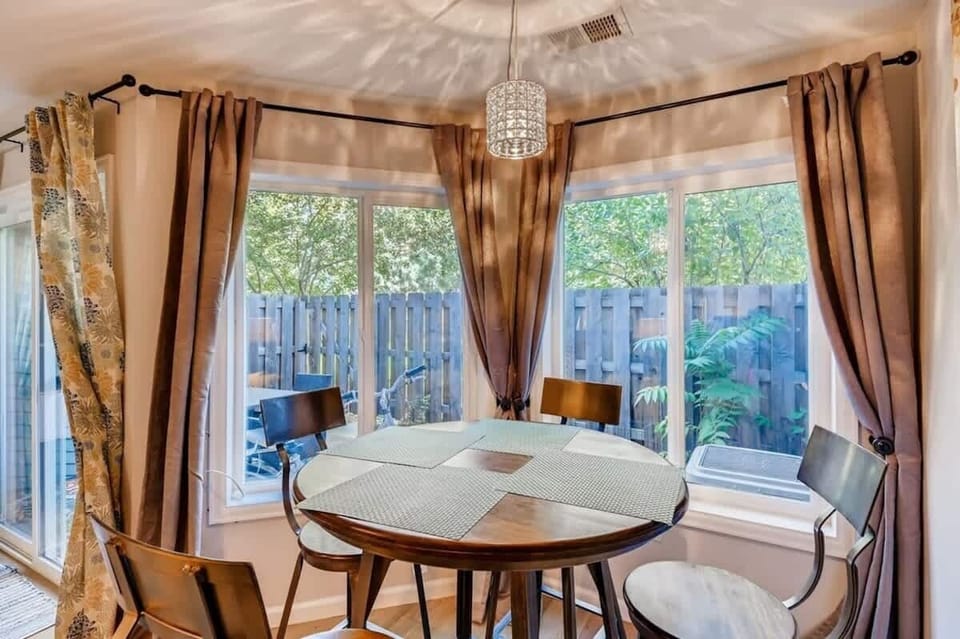 Dining Area Seating for Four 