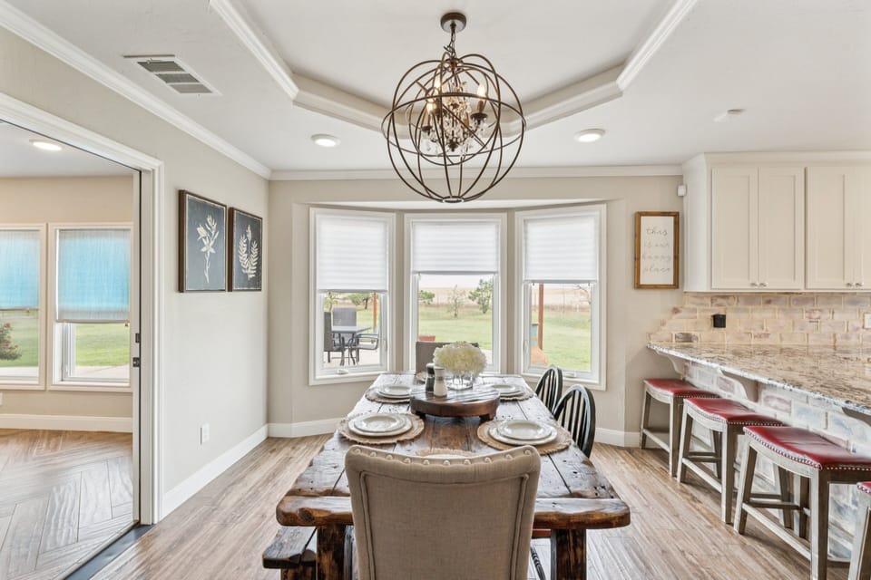 Architecture, Building, Dining Room, Dining Table, Furniture