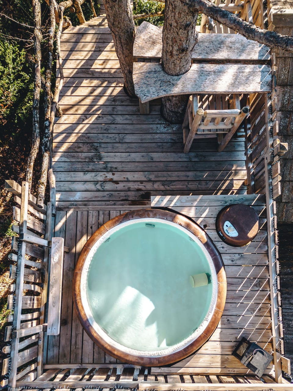Outdoor spa tub