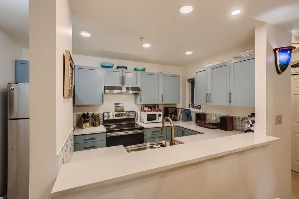 Well-equipped kitchen with everything you need to cook
