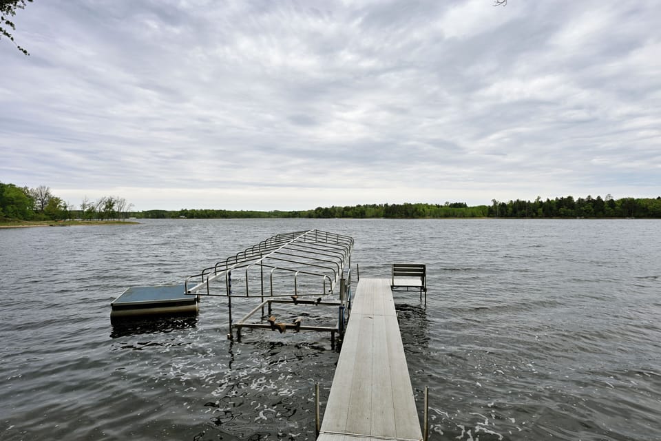 150 feet of shoreline on 325 acre Ham lake