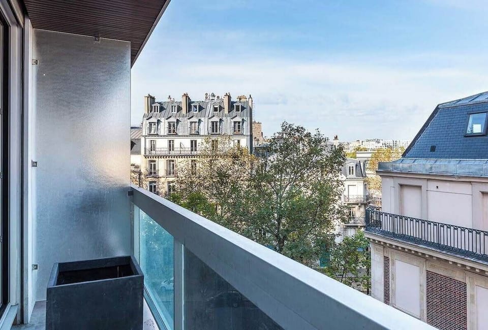 Balcony overlooking a courtyard