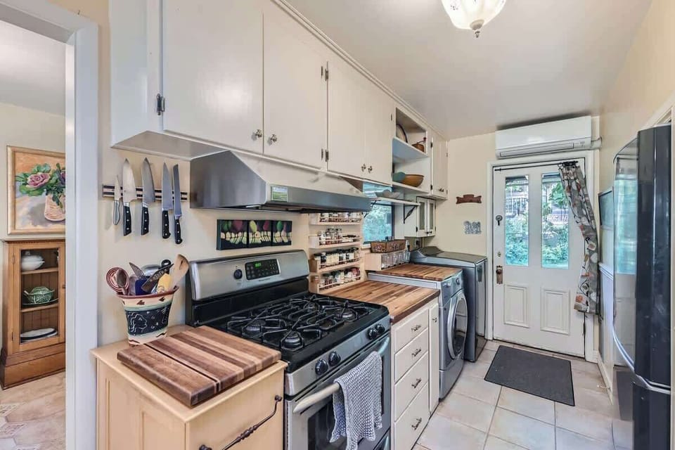 Kitchen and Laundry