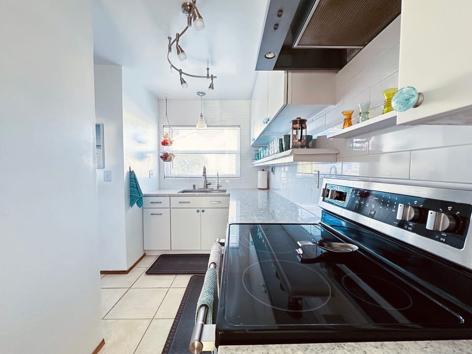 Fully Stock Galley Kitchen With New Appliances