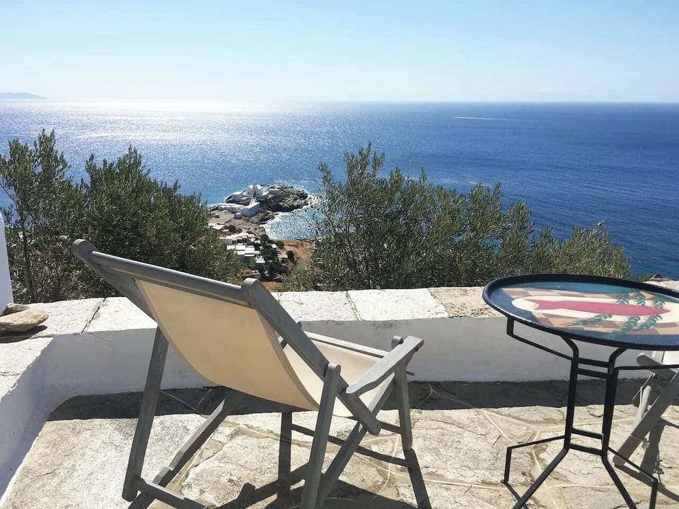 Veranda chaise longues