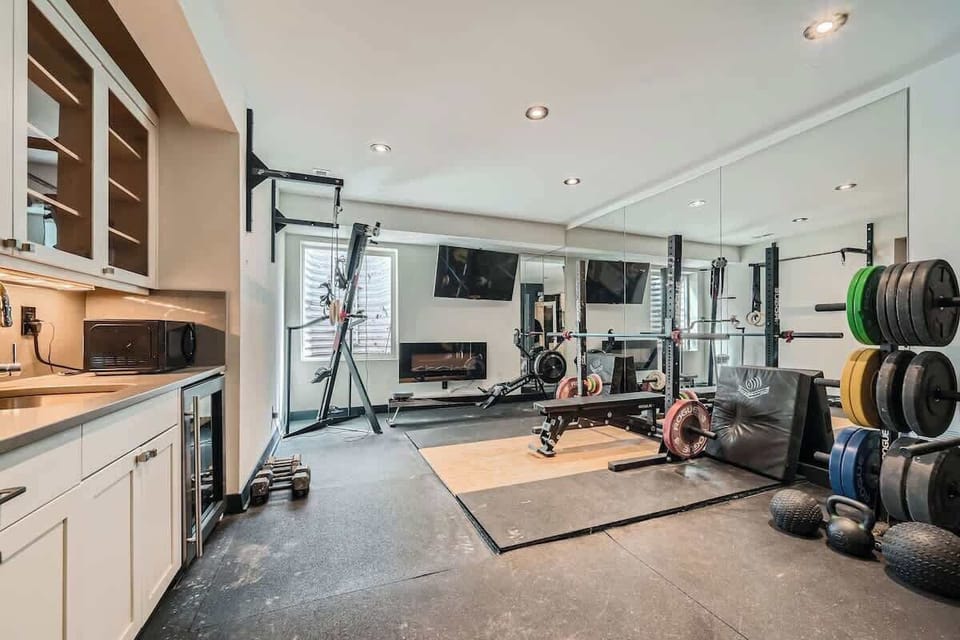 Stay active during your stay in the private home gym, equipped with modern exercise equipment for strength and flexibility workouts
