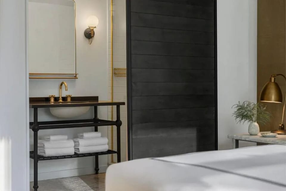 Unit with King size bed