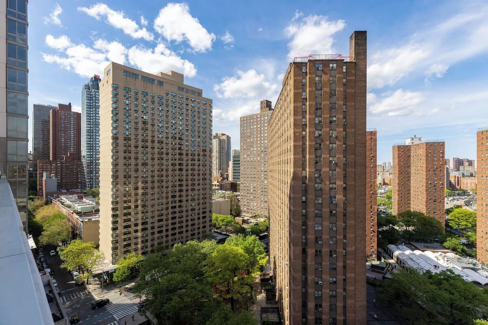 Wake up to a vibrant cityscape just outside your window.
