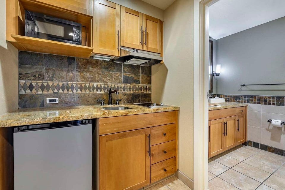 kitchenette attached in 2nd bedroom