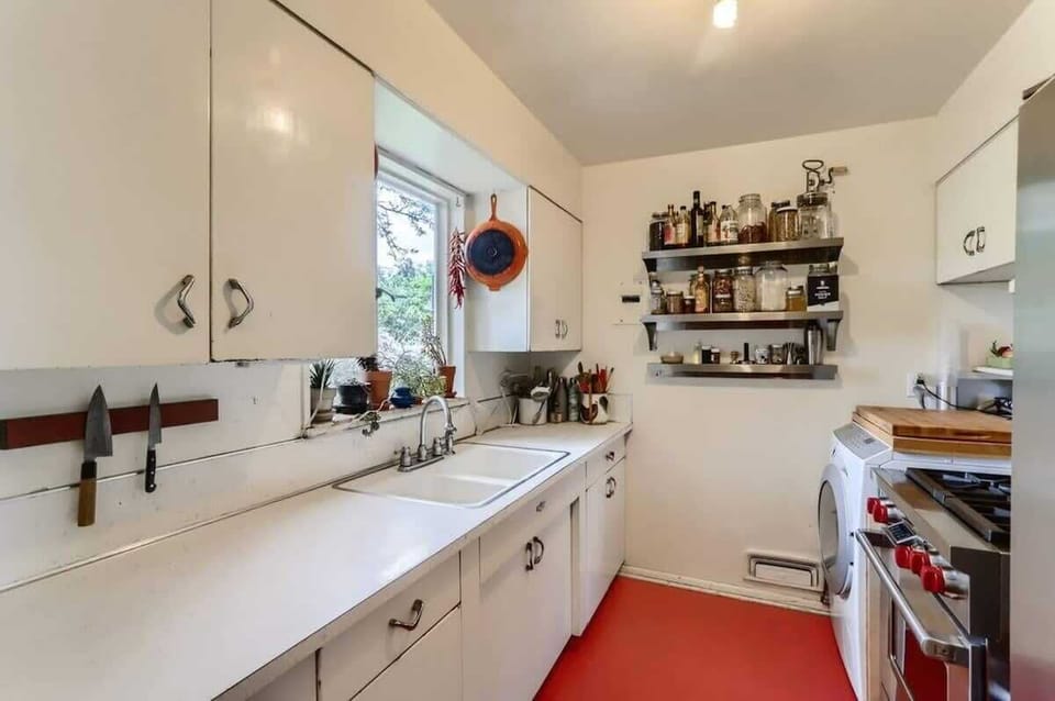 Fully stocked cute kitchen 