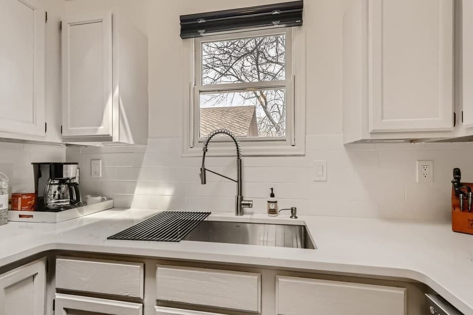 Kitchen with coffee corner 