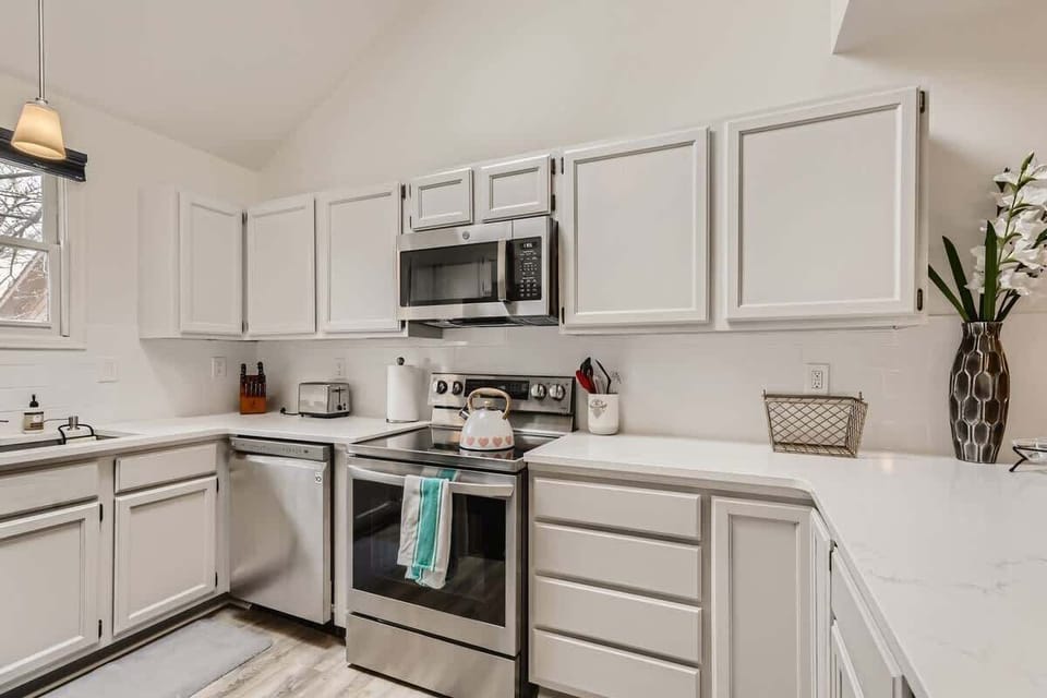 Bright, Fully Equipped Kitchen