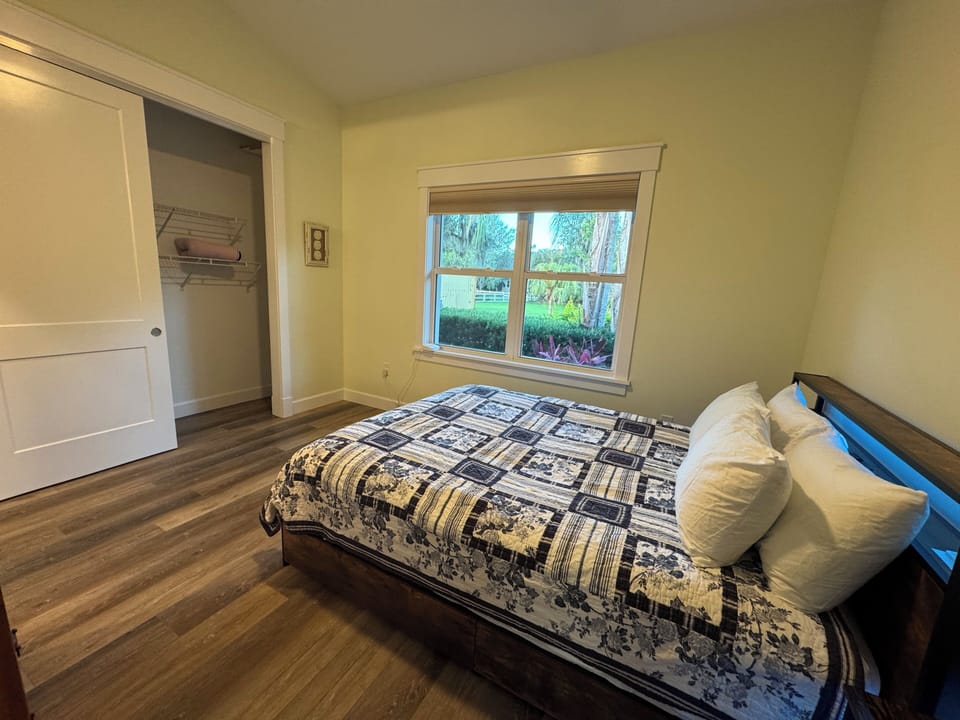 Bedroom 2 with Queen bed