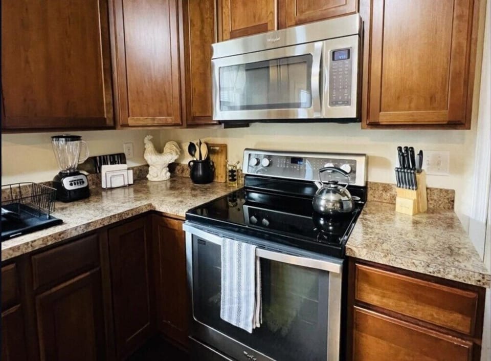 Fully Stocked Kitchen