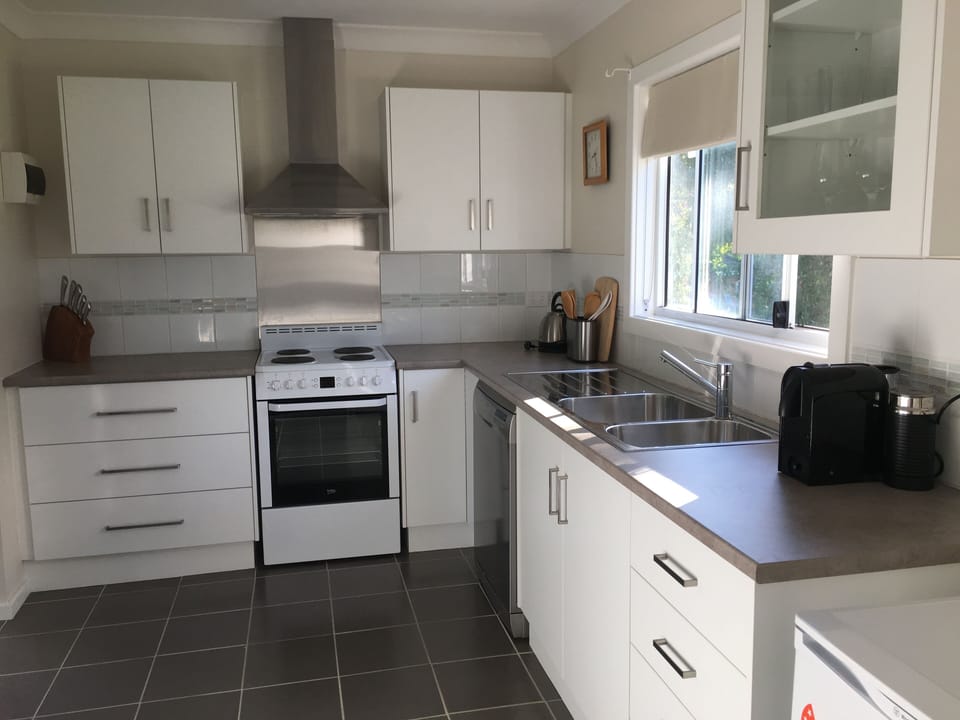 Full kitchen