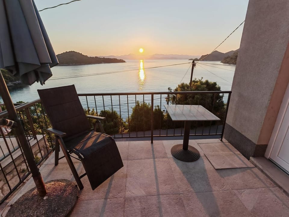 Terrace 2