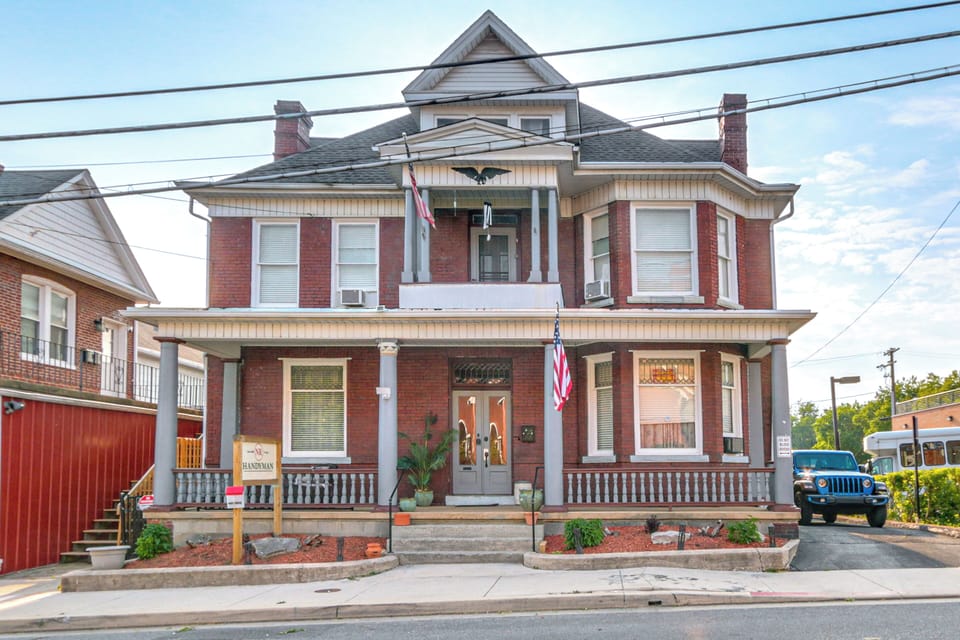 Cumberland Vacation Rental | 1BR | 1BA | 450 Sq Ft | 3 Steps to Enter