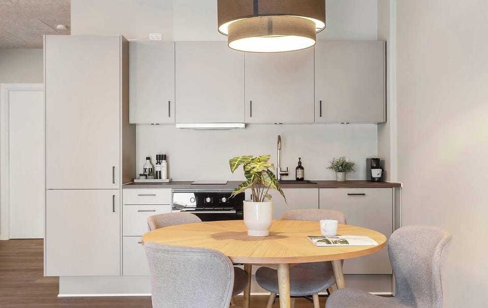 Dining area with a fully equipped kitchen to show off your cooking skills