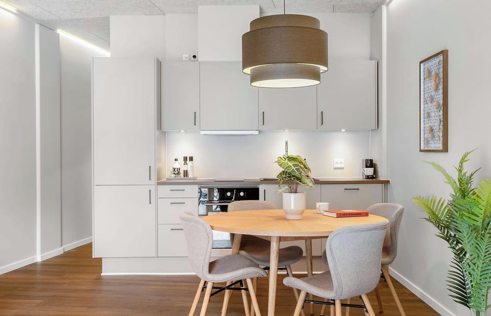 Dining area with 4 comfortable seats