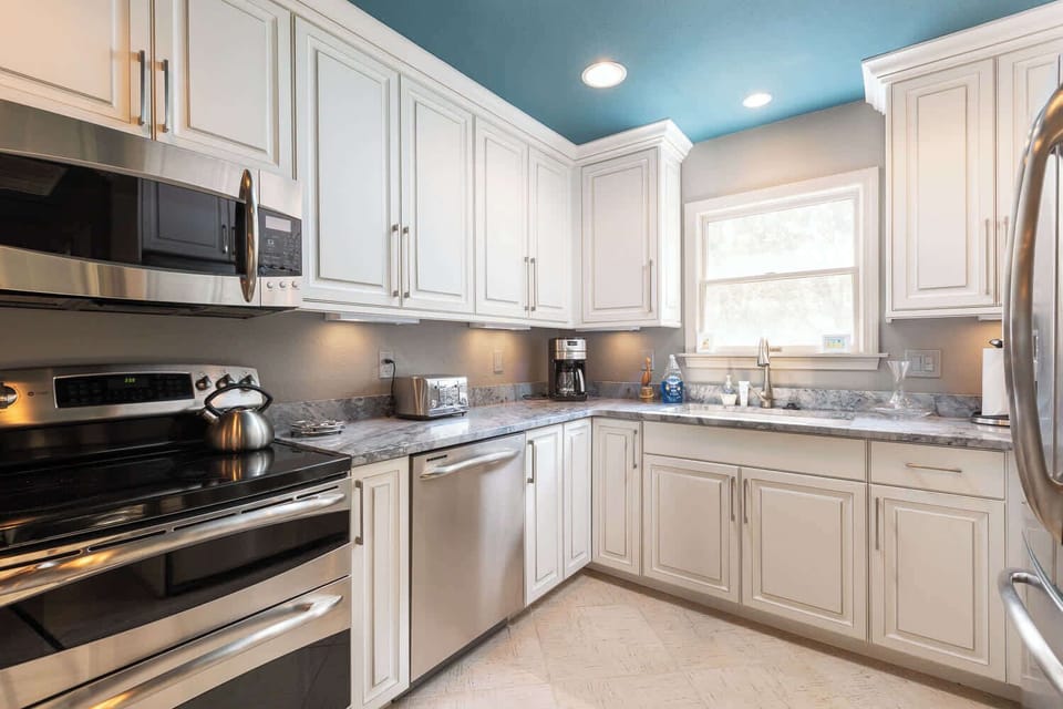 Bright and sunny kitchen