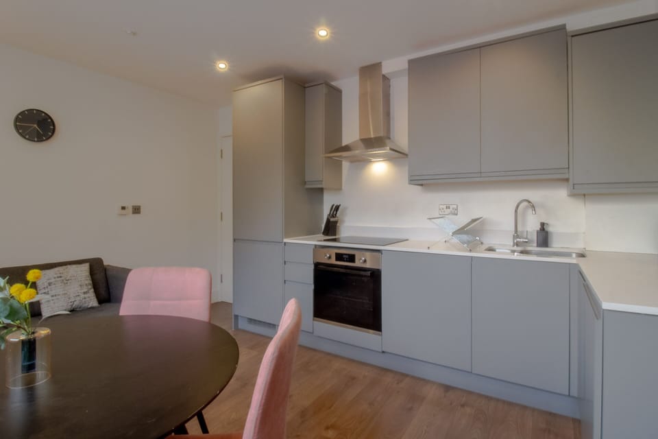 full kitchen and dinning area