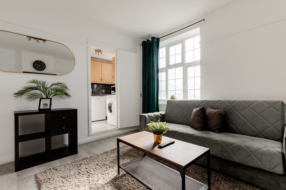 Living Room / Lounge