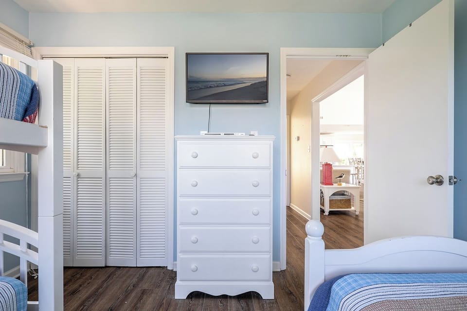 Bedroom #3 (Twin Bunk and Twin)