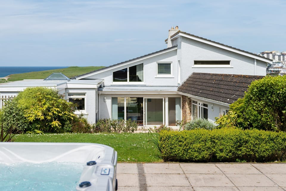 The Breakers, Porth, Cornwall, self catering with Beach Retreats.