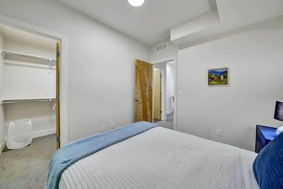Downstairs bedroom 