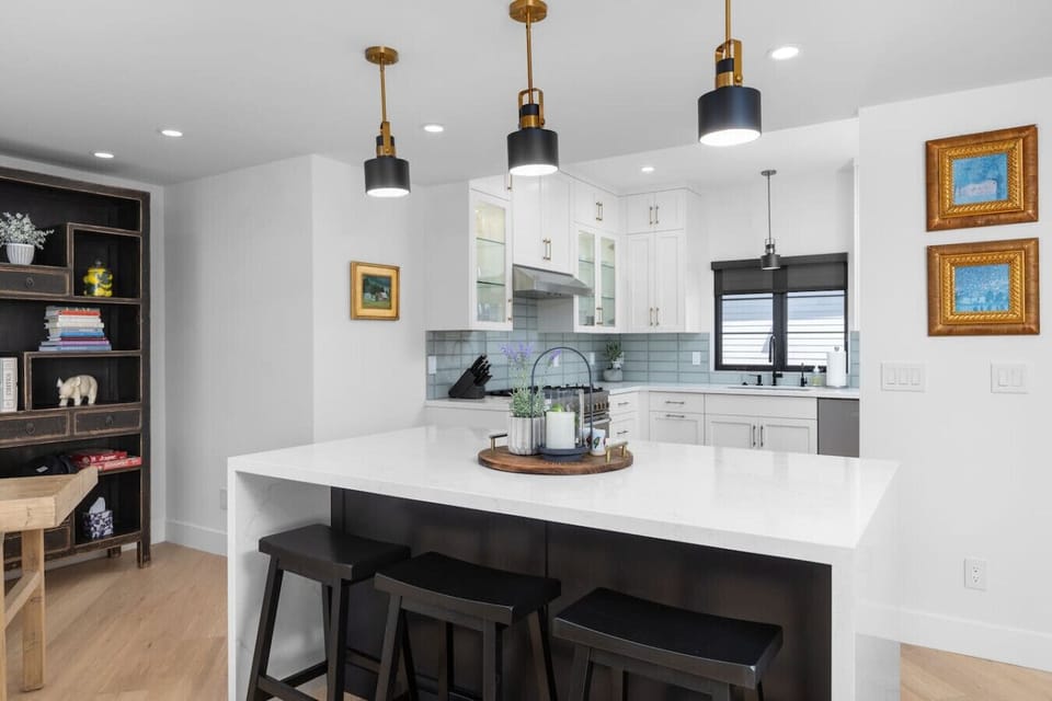 Gourmet kitchen with island seating