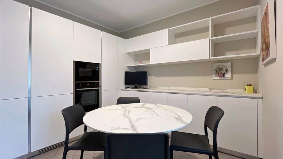 small but well equipped kitchen, provided with all the necessary electrical appliances