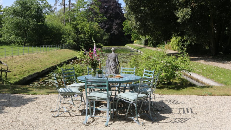 Dining outside is a dream beside the waterway