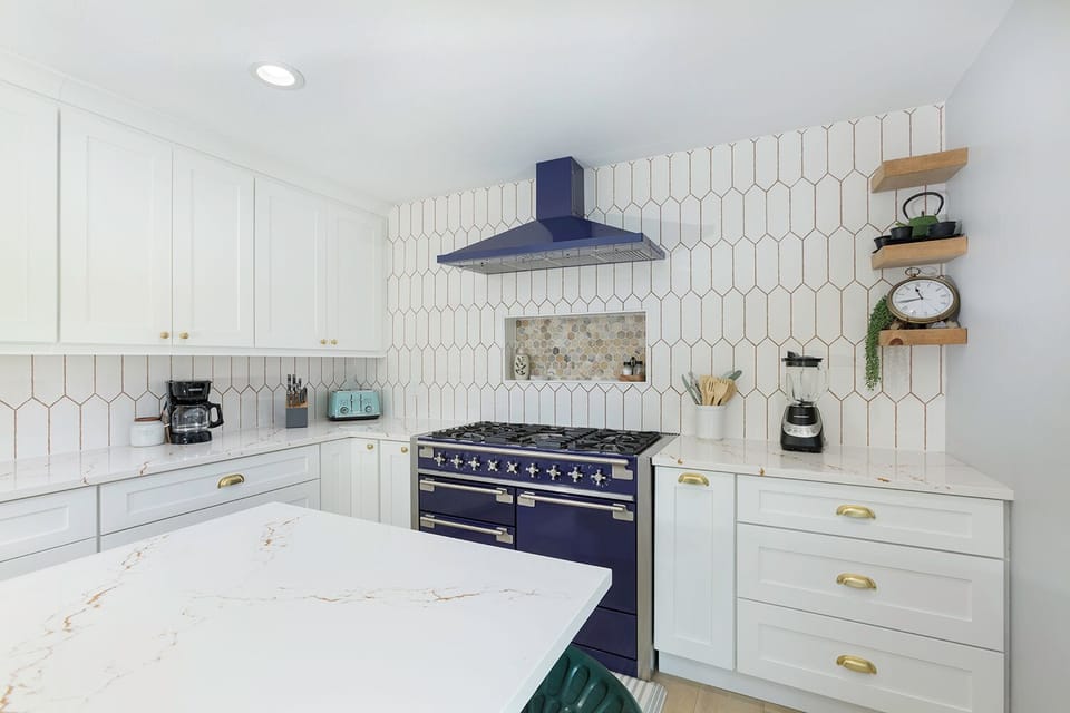 Updated, well-equipped kitchen