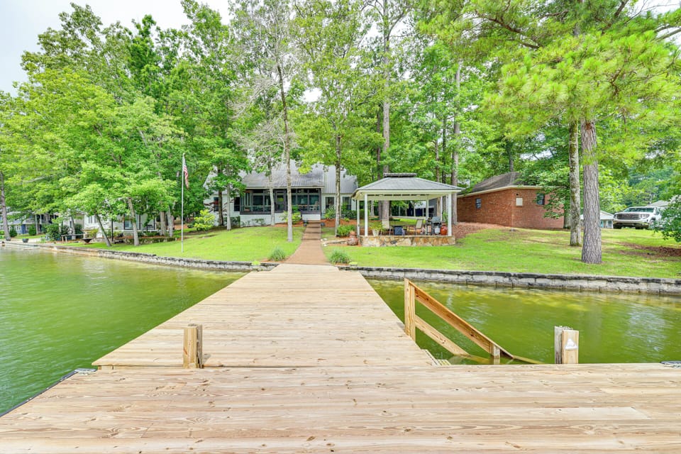 Eclectic Vacation Rental | 4BR | 3.5BA | 2,800 Sq Ft | Half Step Required