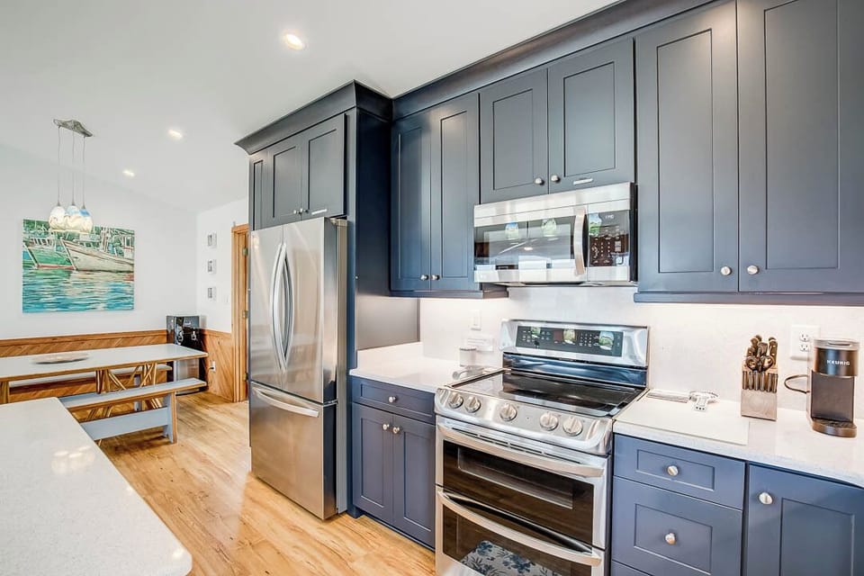 Top-Level Kitchen with Bar (seats 3)