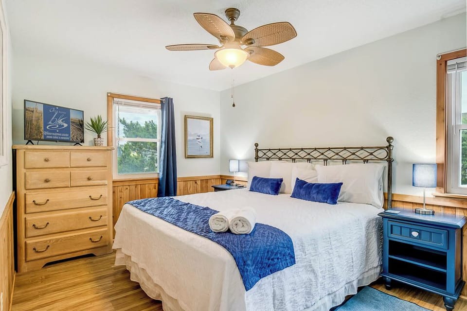 Mid-Level King Bedroom