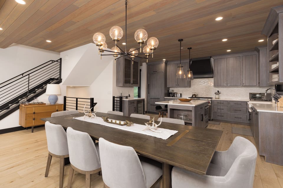 Dining room with seating for 8 people | Main Level