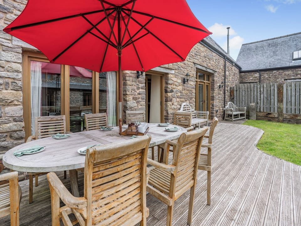 Sitting-out-area | Wern Farm Barn, Cwmdu, near Crickhowell