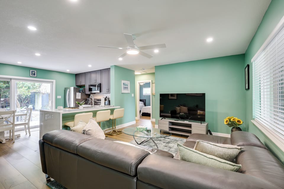 Living Room | Free WiFi