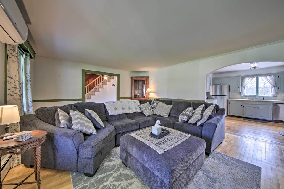 Living Room | Main Level | Free WiFi | Central A/C & Heating | Smart TV