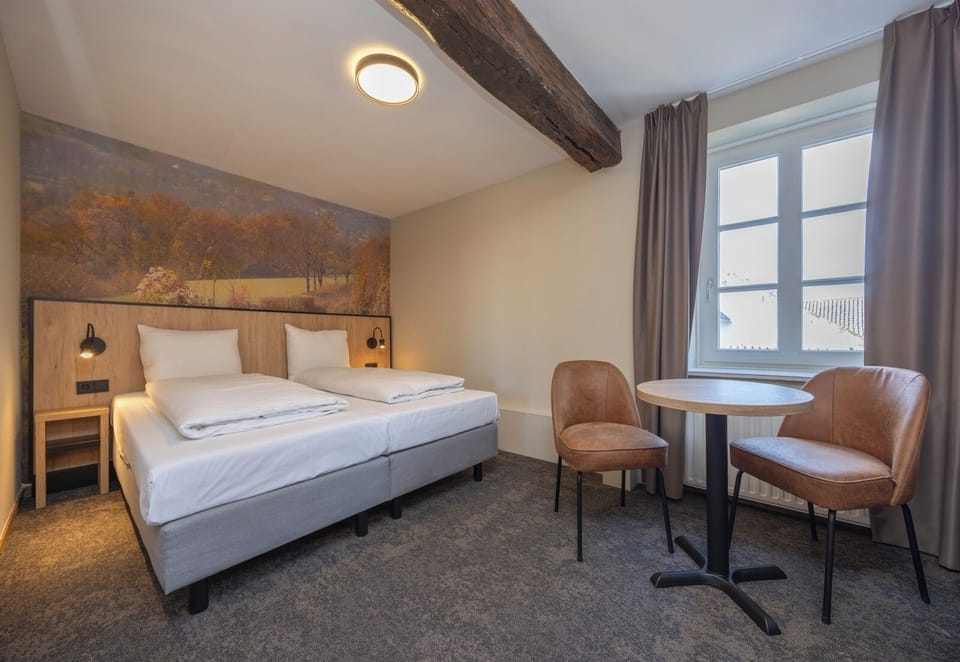 Unit with 2 Twin-size beds