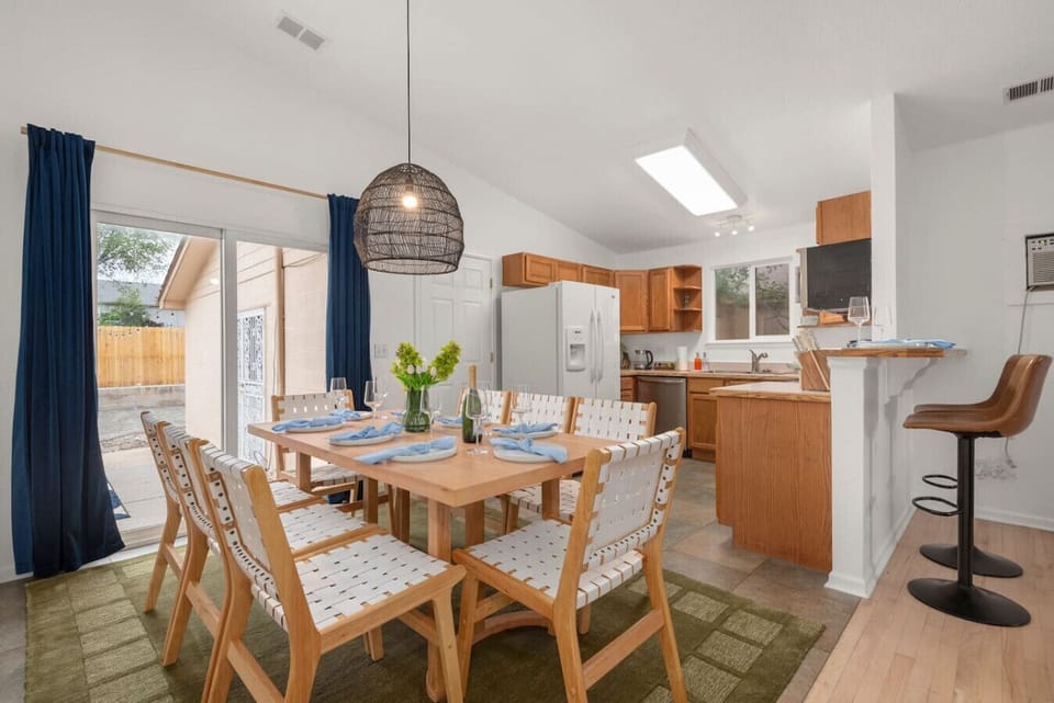 Perfect connection between cooking and dining spaces