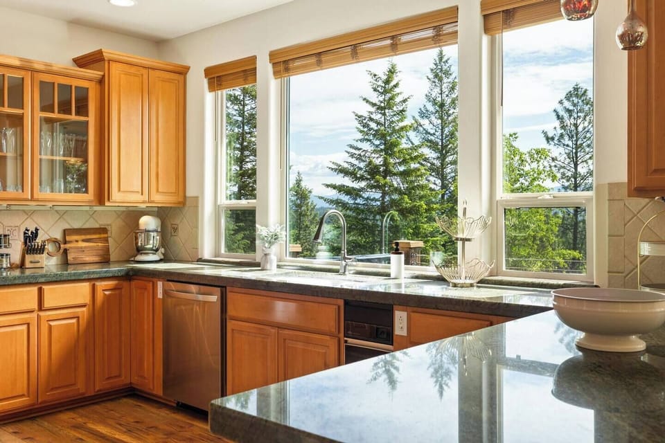 Kitchen (Main Level)