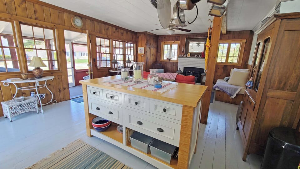 Nicely equipped kitchen with center island