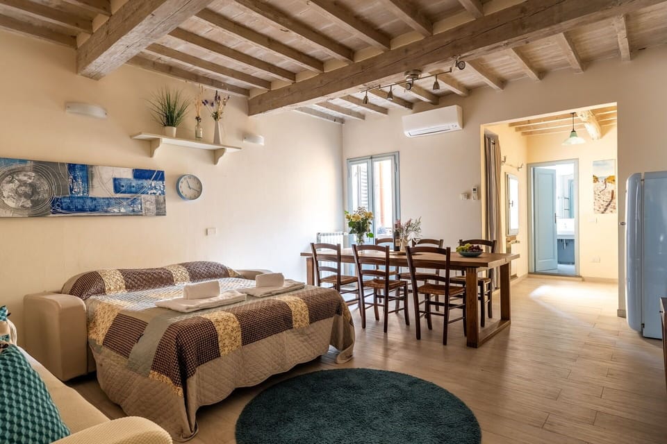 Autumn, Dining Room, Living Room, Spring, Summer