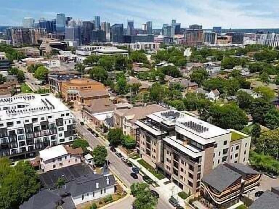 Experience modern urban living at the H&O building – sleek architecture, vibrant surroundings, and the city skyline just steps away!