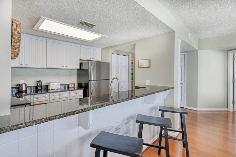 One Ocean Place 810