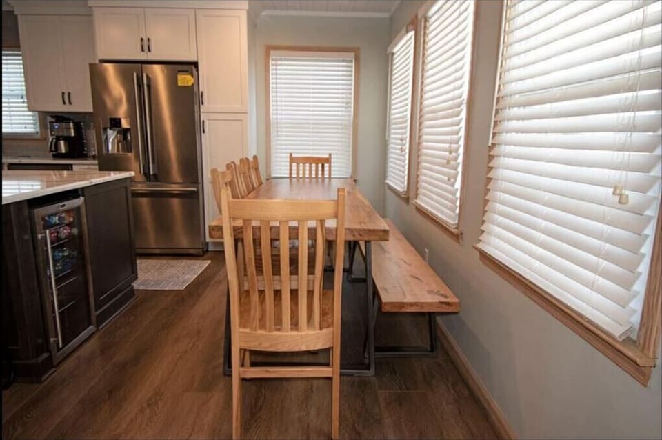 Seating for 5 with chairs and additional bench. Great for game night. 