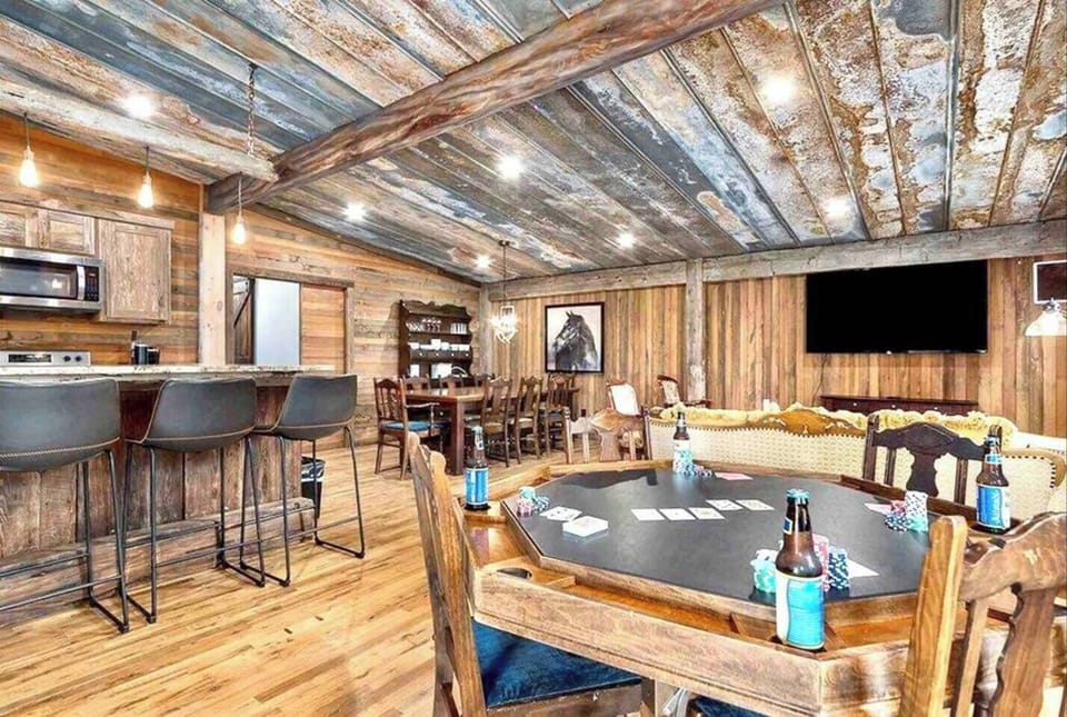 Ranch Haus- Bluetooth Sonos inside