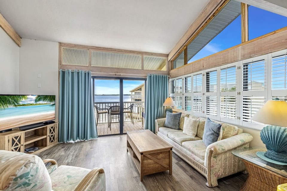 Natural light and vaulted ceilings make this unit a joy to stay in